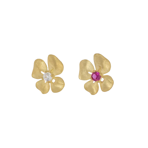 Women's Gold Flower Pendant with Zircon