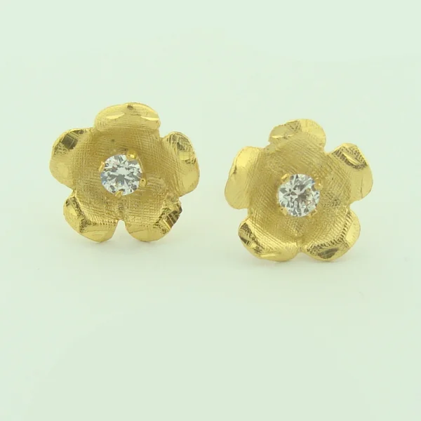 Goldene Ohrstecker
