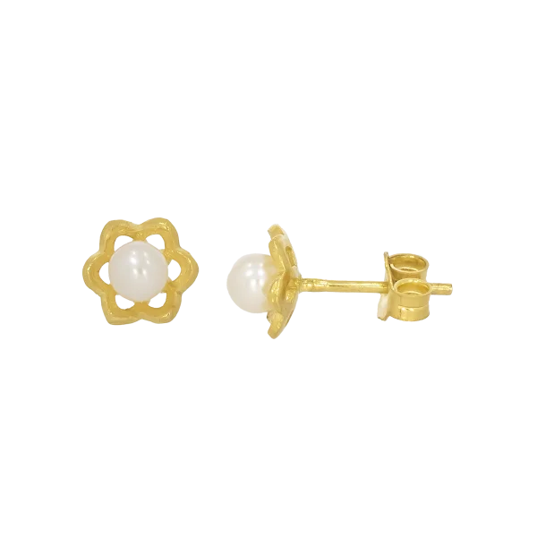 Goldene Ohrstecker mit Perle